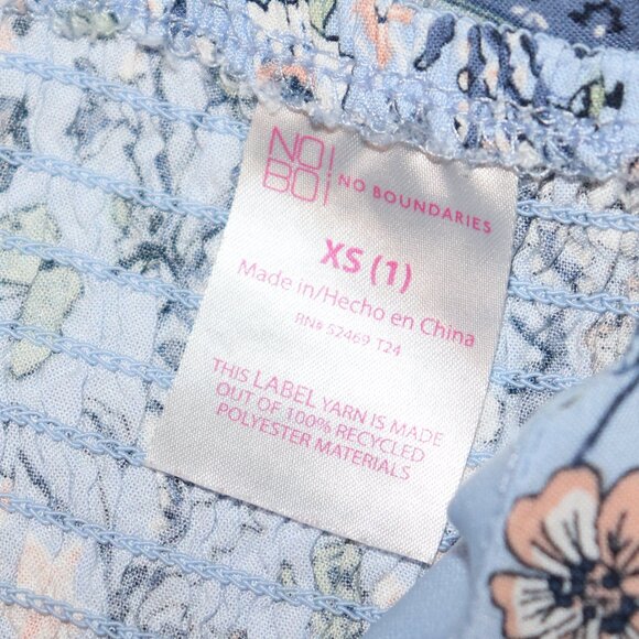 🌼💙 Blue Floral Cropped Tank · Size XS · No Boundaries - Picture 2 of 5